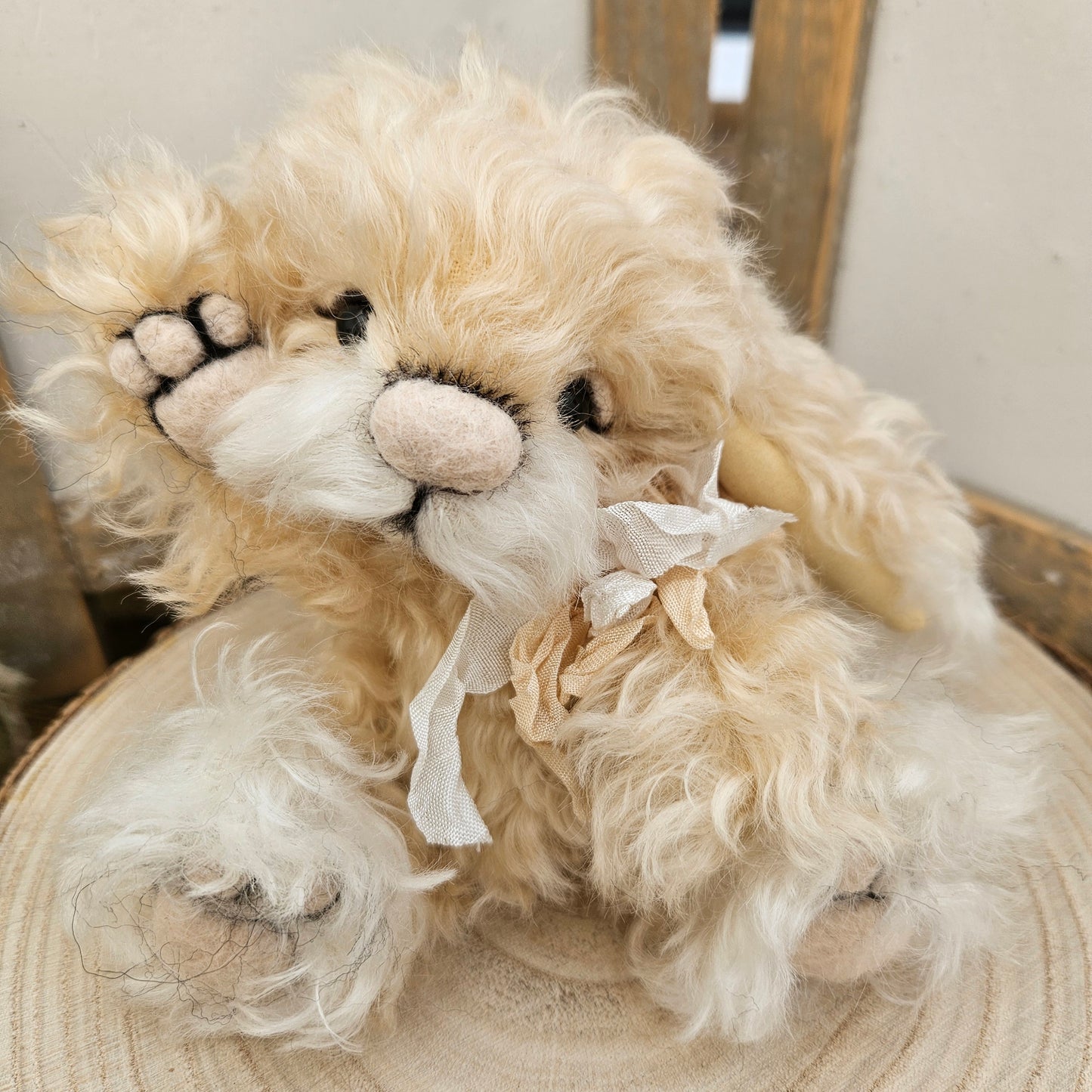 TWIRLS the BUNNY